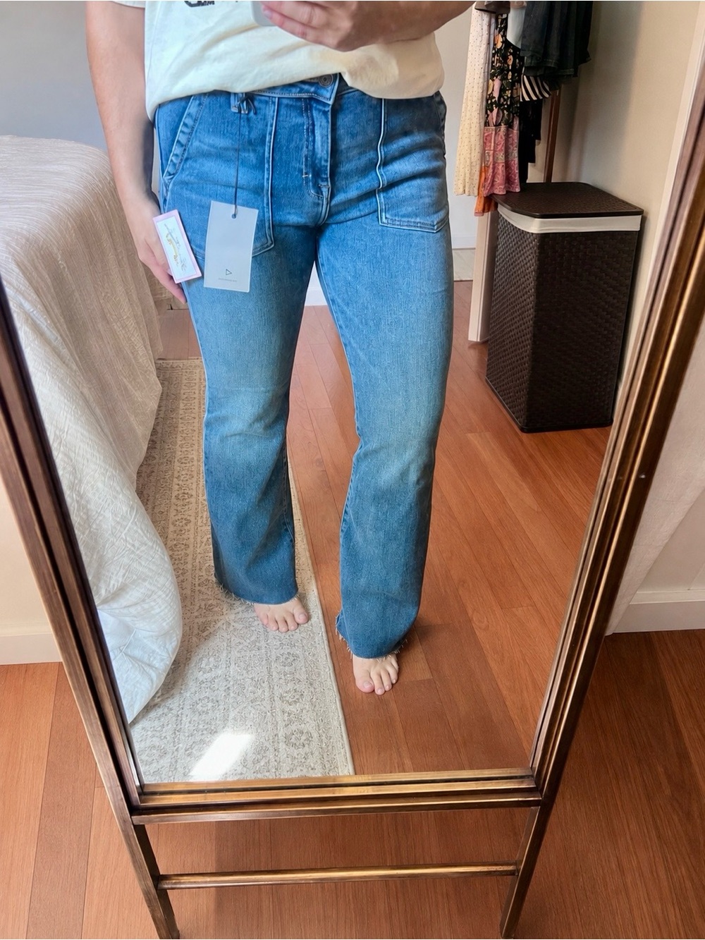 Hidden Mid-Rise Flare Jeans — NWT - Size 29